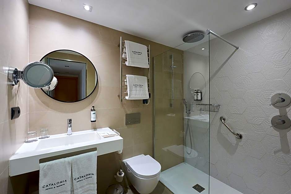 Catalonia Castellnou Hotel