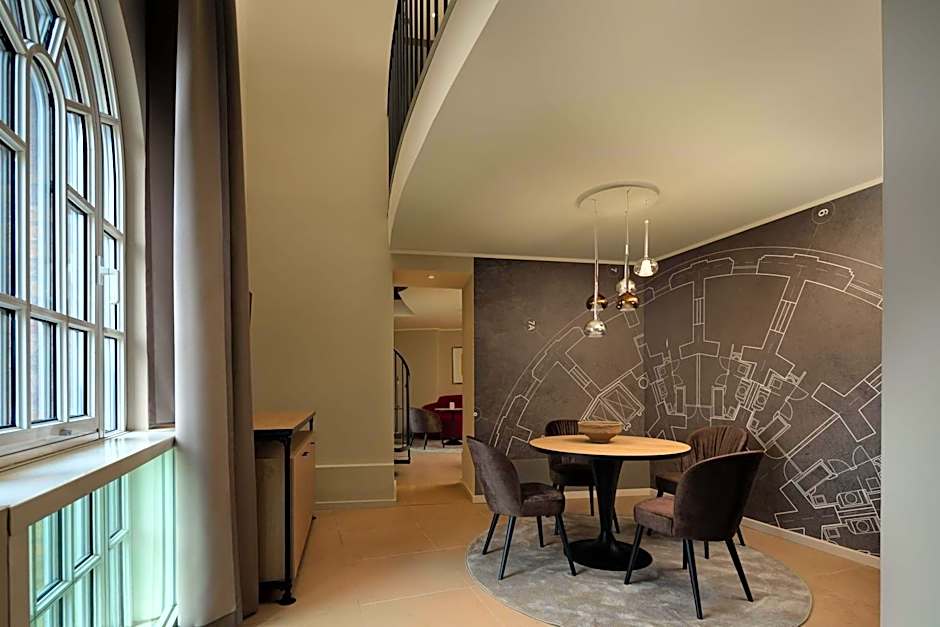 Wasserturm Hotel Cologne, Curio Collection by Hilton