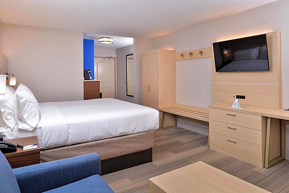 Holiday Inn Express Hotel and Suites Cincinnati - Mason By IHG