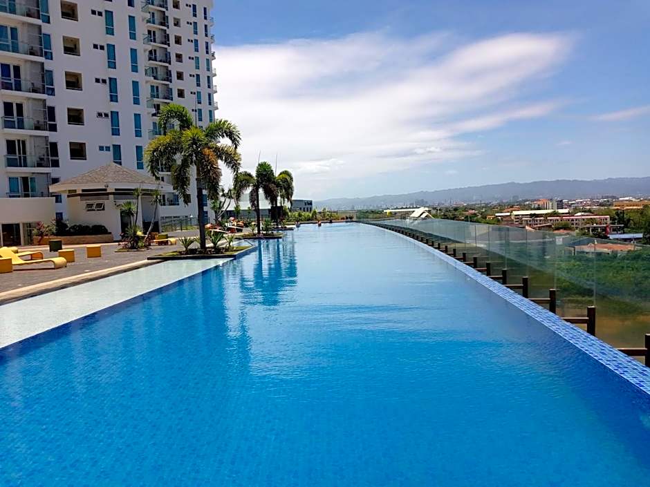 Mactan Newtown 8 boulevard Deluxe