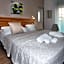 MoMo Seaview Hotel