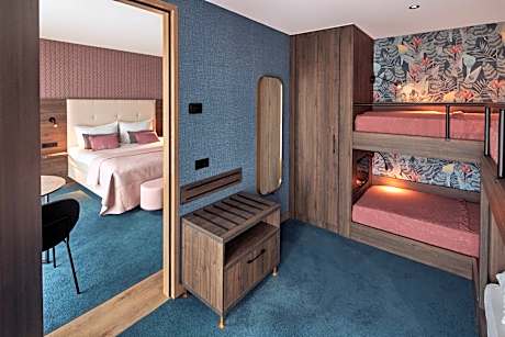 Deluxe Family Room (6 people)