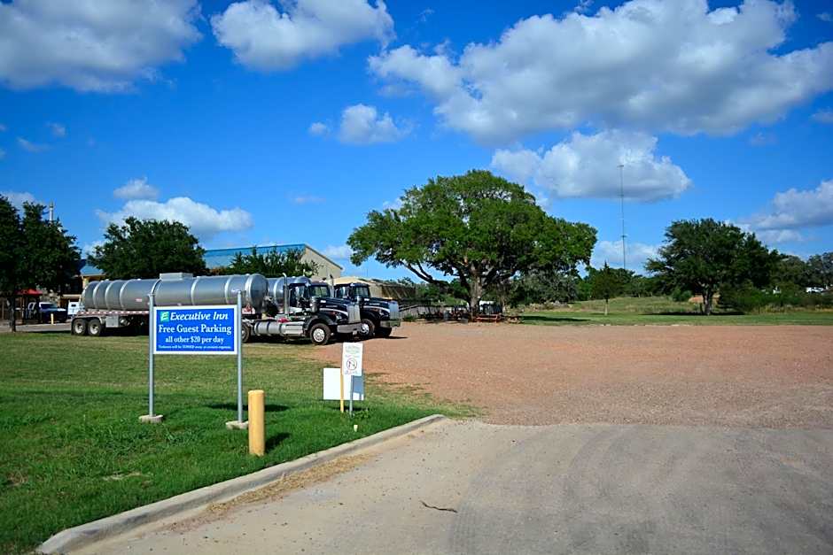 Executive Inn & Suites Cuero