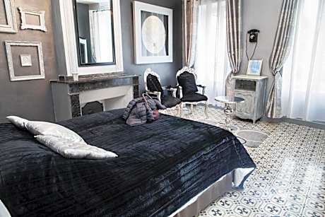 Suite with Garden View
