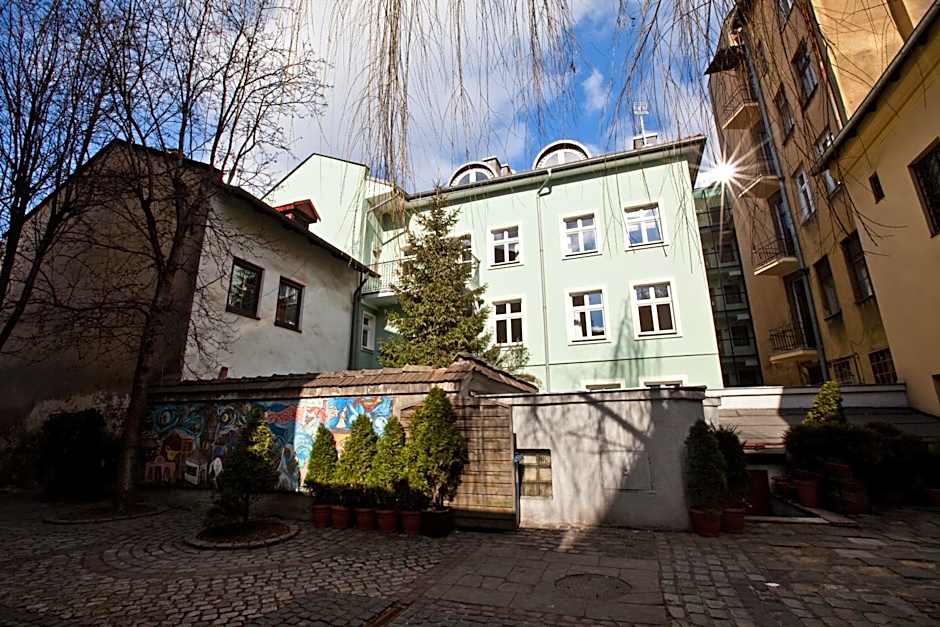 Crystal Suites Chez Helena
