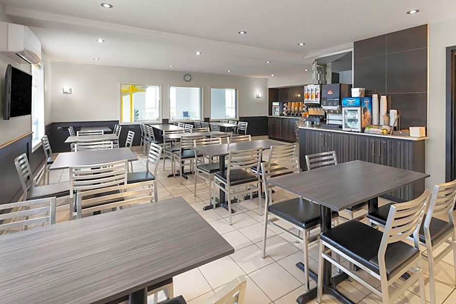 Super 8 by Wyndham Quebec City