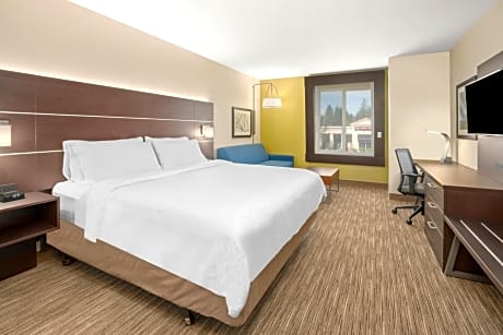 Standard King Room with Mobility Accessible Tub