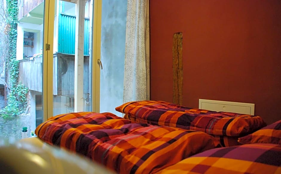Hostel Tabakhuesli