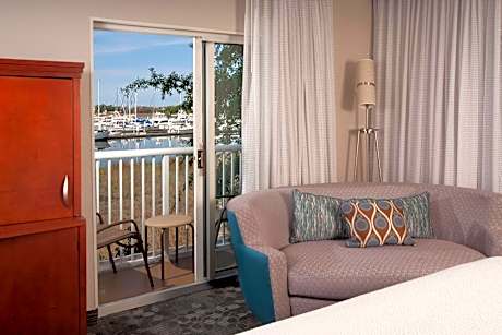 King Corner Room with Balcony - Water Front