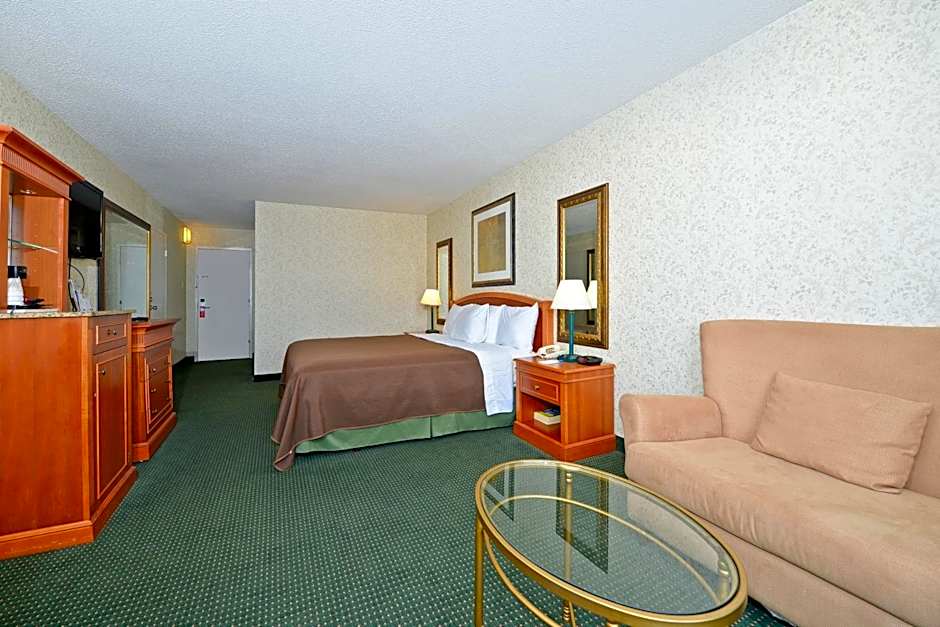 Photo 1 of 4 of 2 Double Beds, Smoking