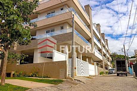 Predio a 150 mts da praia de Bombinhas