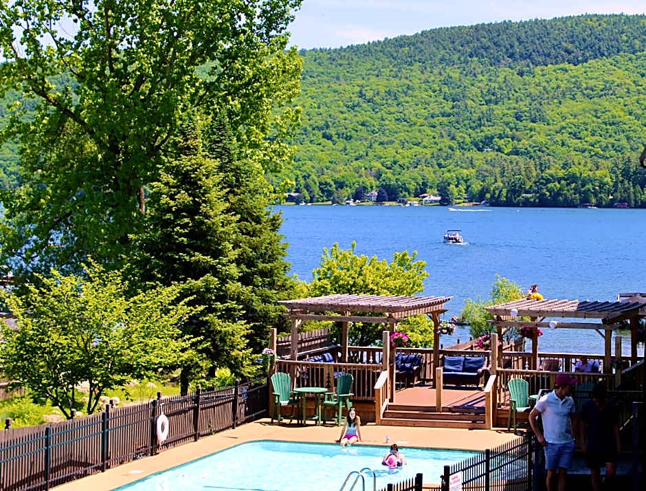 The Sundowner on Lake George