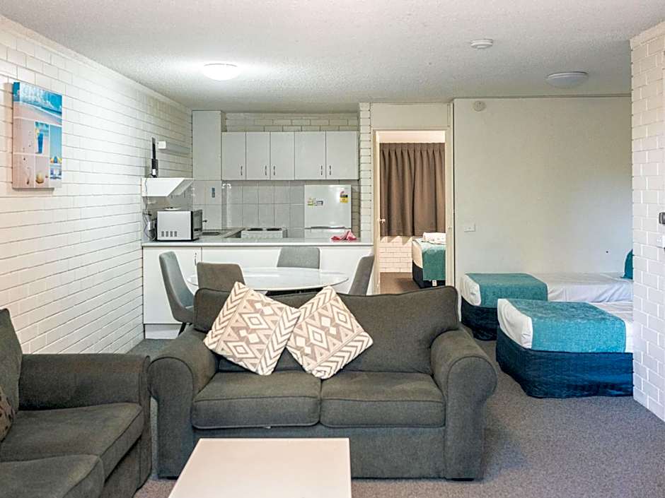 Trickett Gardens Holiday Inn