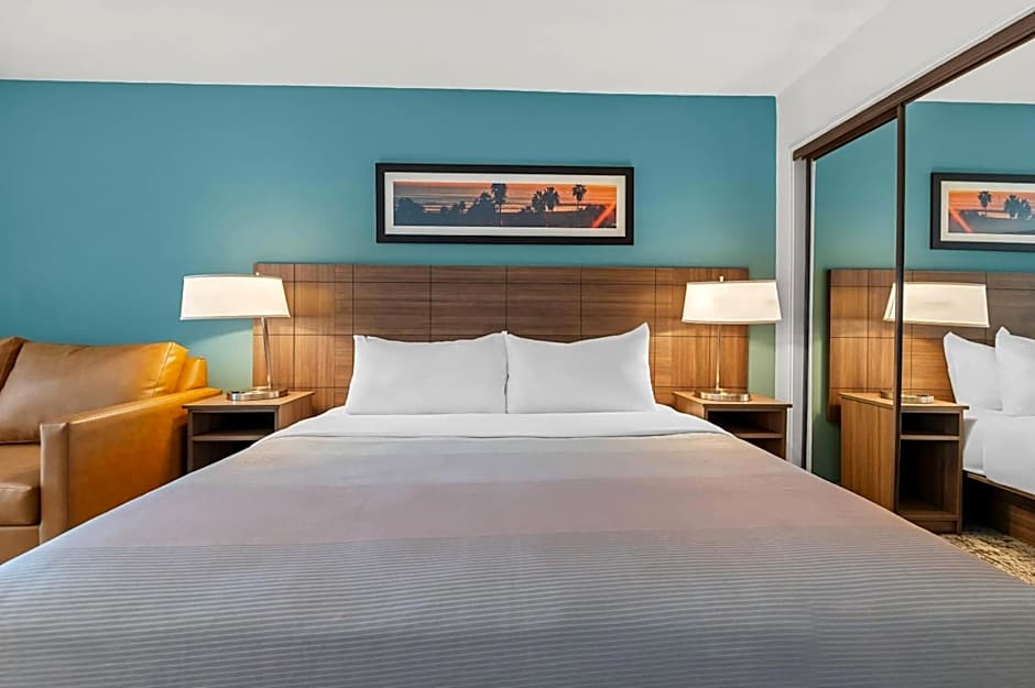 Quality Inn & Suites Hermosa Beach