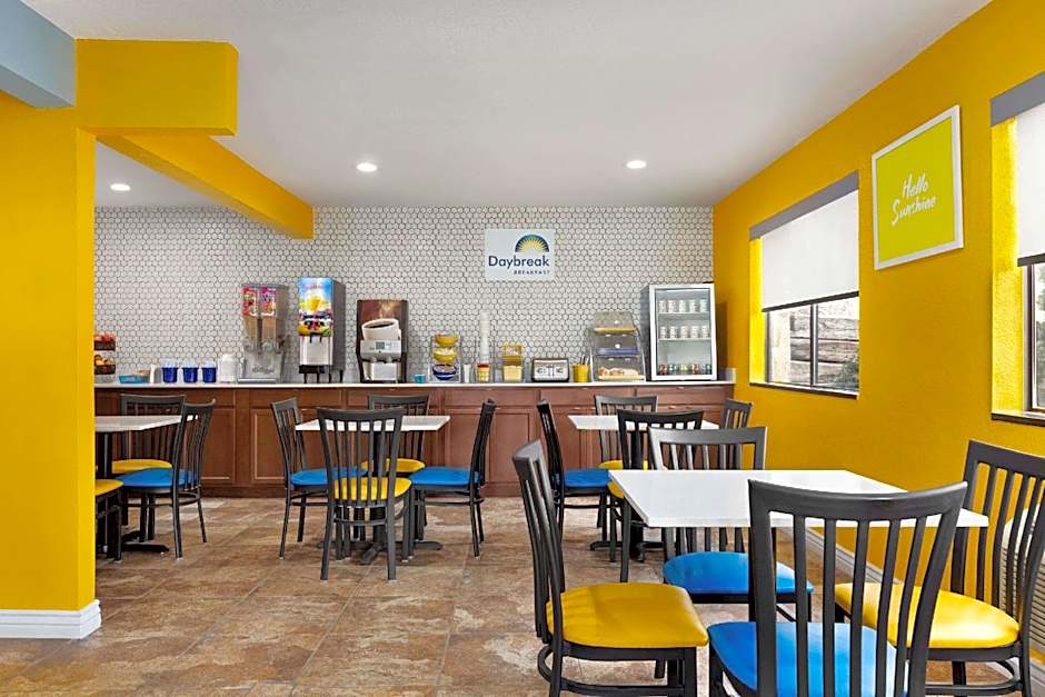 Days Inn by Wyndham Ruidoso Downs
