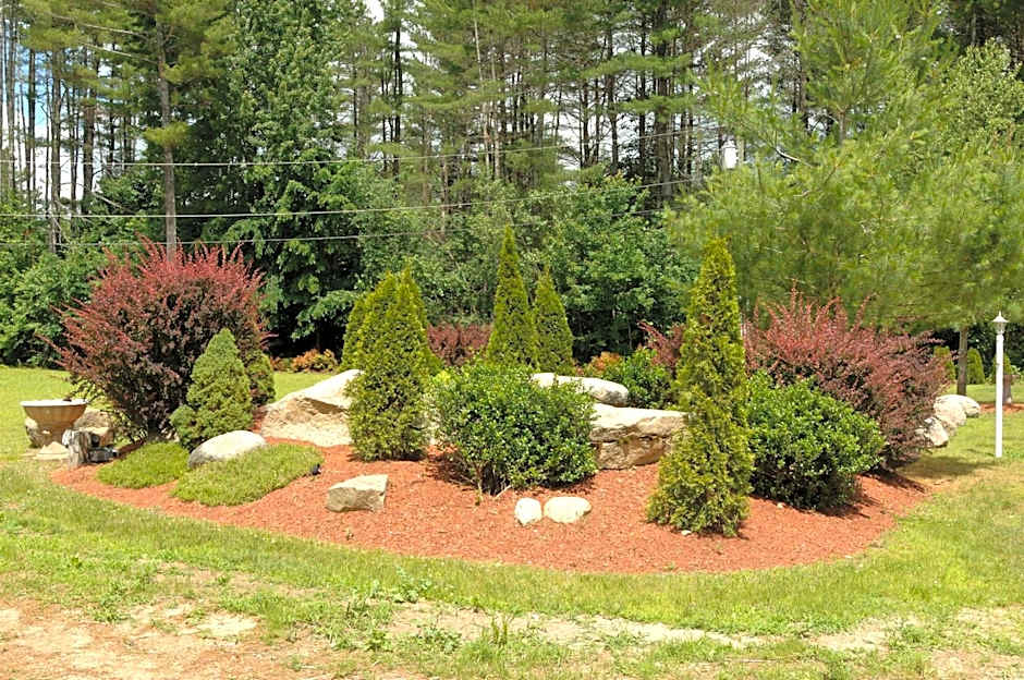 Saco River Motor Lodge & Suites