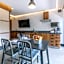L104 New Studio apt 2Bdrm 1bath fits 6 AC Rooftop L104 New Studio apt 2Bdrm 1bath fits 6 AC Rooftop