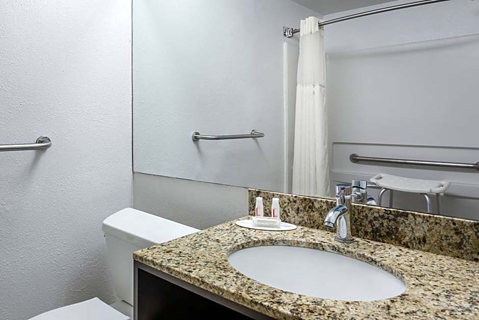 Travelodge by Wyndham Lakeland