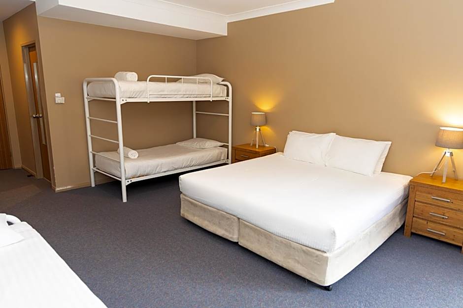 The Man from Snowy River Hotel