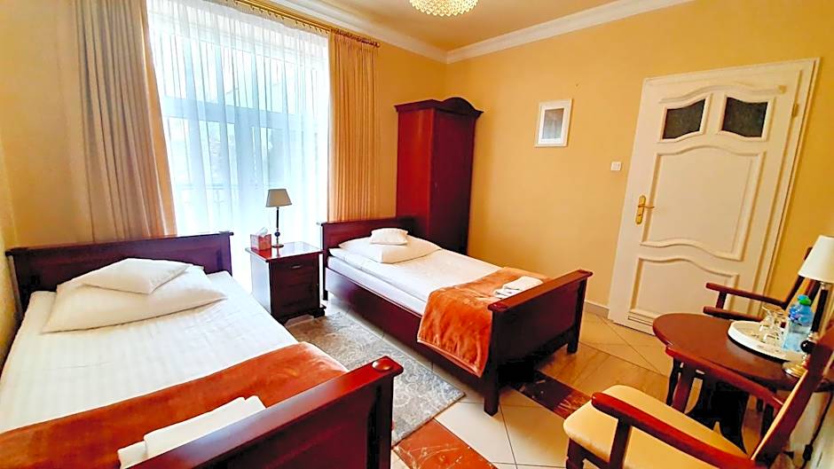 BTHouse, Pokoje Gościnne