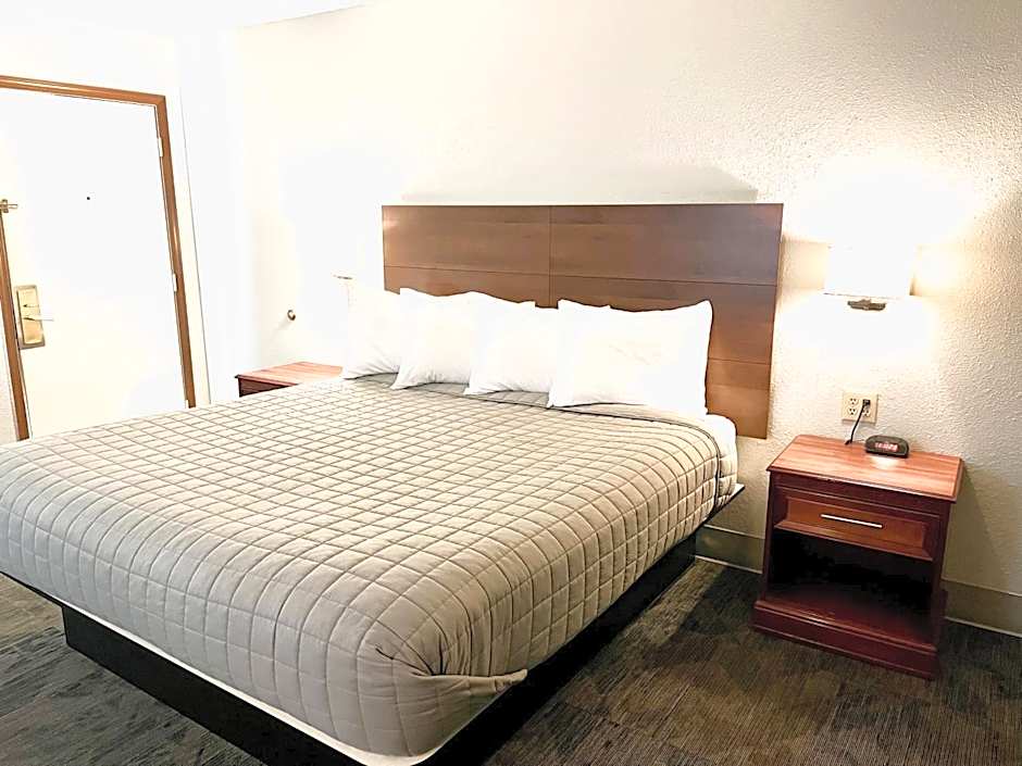 Travelodge by Wyndham Lincoln South