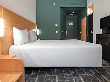 Standard Double Room with City View