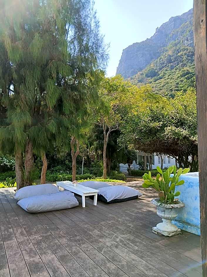 Brassiere Beach Hotel