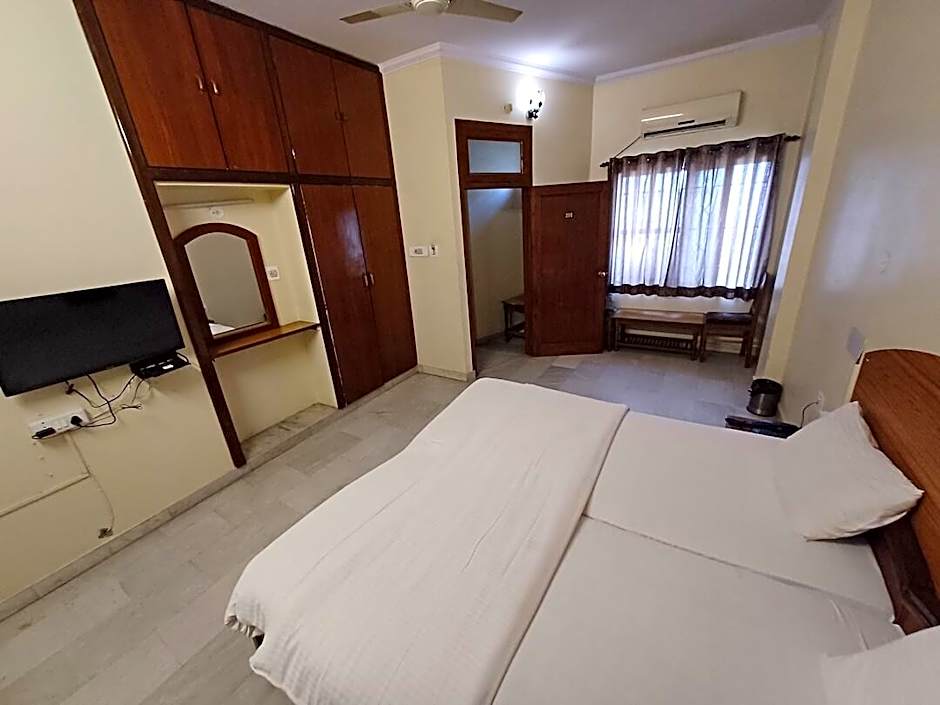 Hotel Raghav Palace