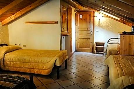 Economy Quadruple Room