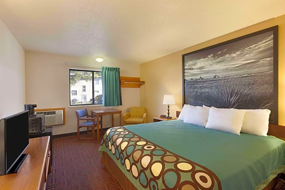 Super 8 By Wyndham Wall