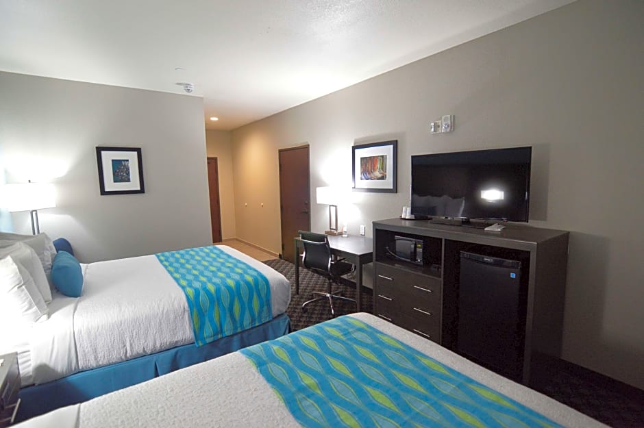 Photo 1 of 12 of 2 Queen Beds, Mobility Accessible, Bathtub