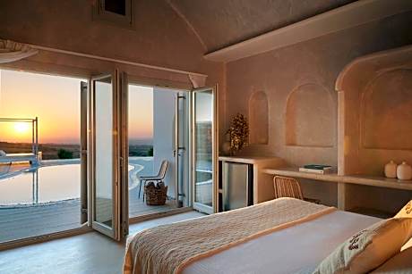 Danae Suites Santorini