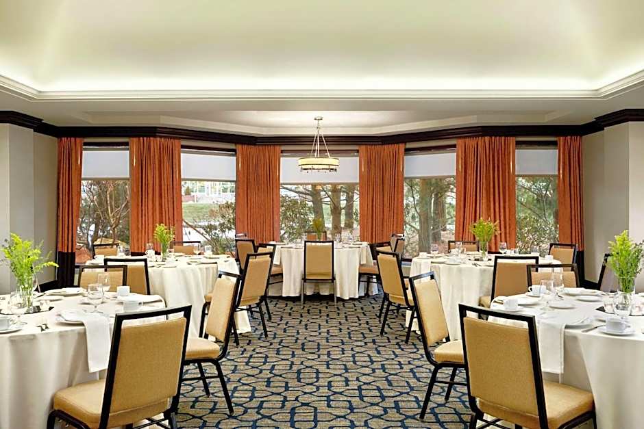 Embassy Suites By Hilton Boston Waltham