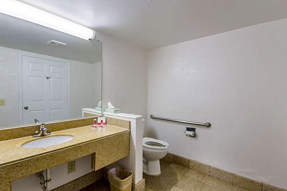 Econo Lodge Little Creek