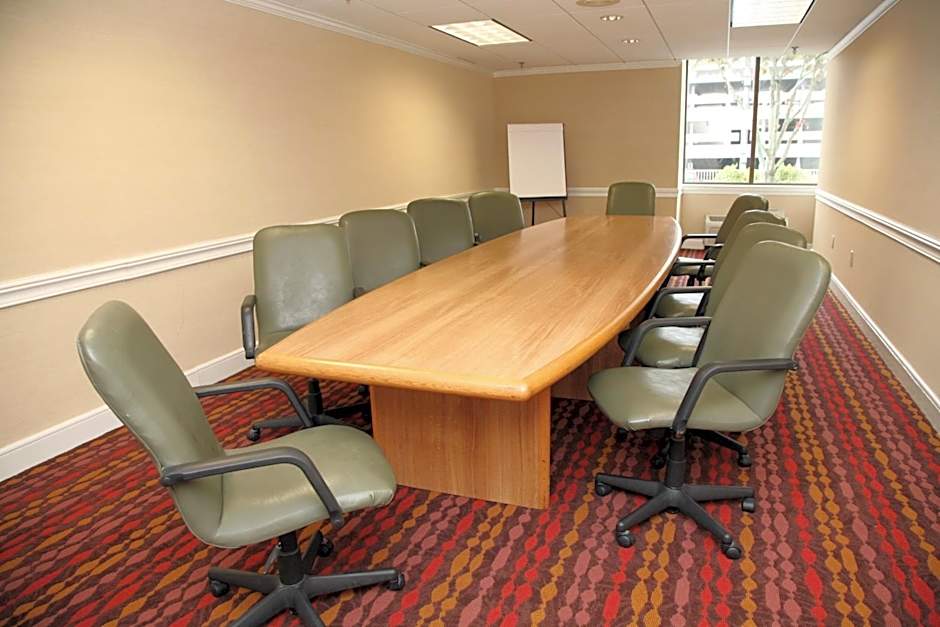 Holiday Inn New London By IHG