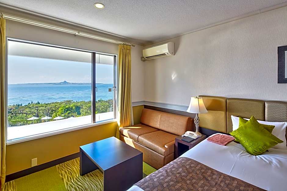 Royal View Hotel Churaumi