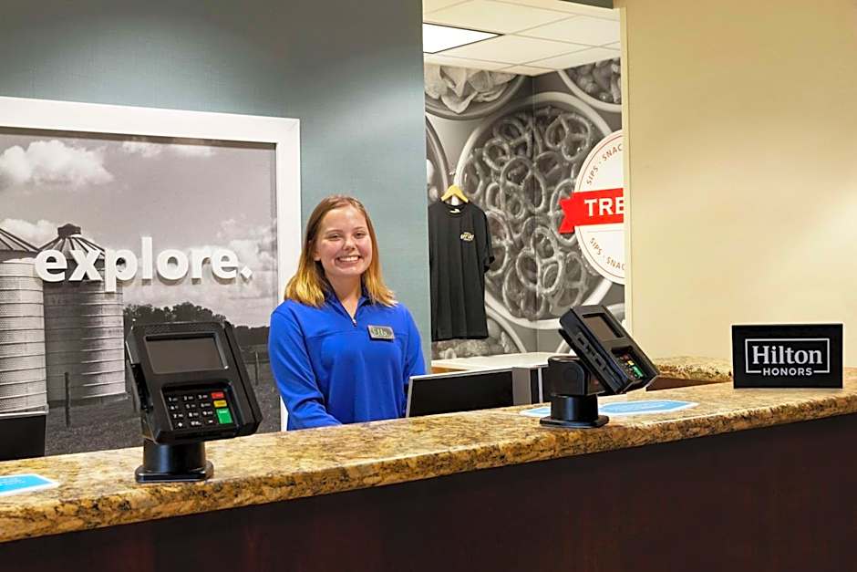 Hampton Inn By Hilton & Suites Rogers