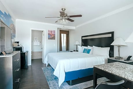 Deluxe King Room - Downstairs, Non-Smoking, No Pets