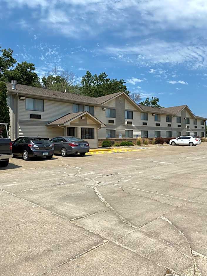 Super 8 by Wyndham Independence