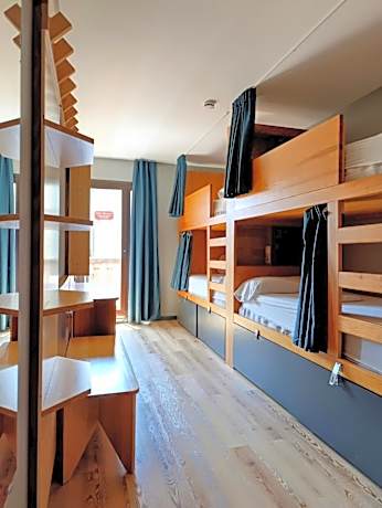 Bed in 4-Bed Mixed Dormitory Room