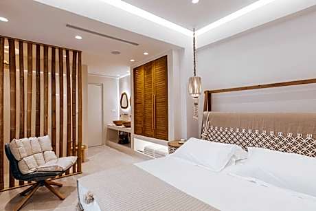 Villa 2 Bedrooms with Private Pool and Jetted Tub