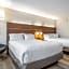 Holiday Inn Express & Suites Platteville By IHG