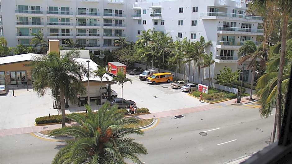 Casablanca on the beach, Oceanfront Studio Miami Beach