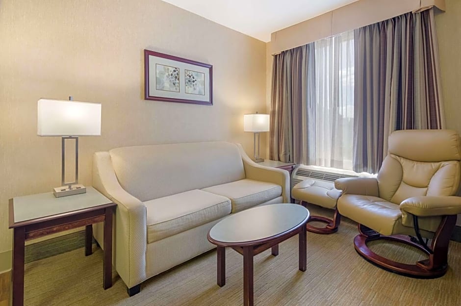 MainStay Suites Airport