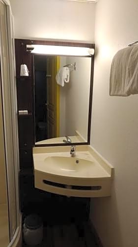 Kyriad Direct Arles Nord