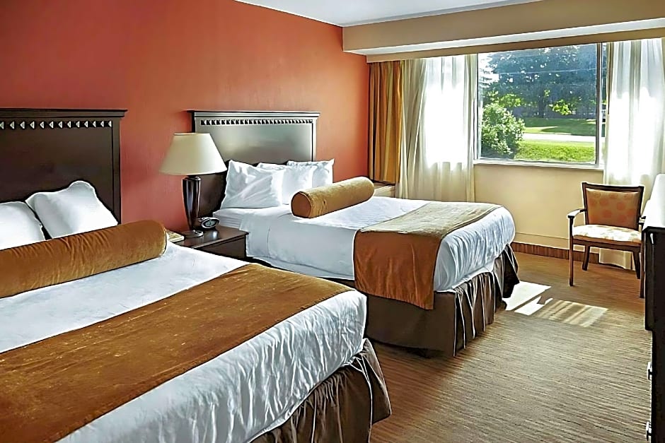 Ramada by Wyndham East Syracuse Carrier Circle