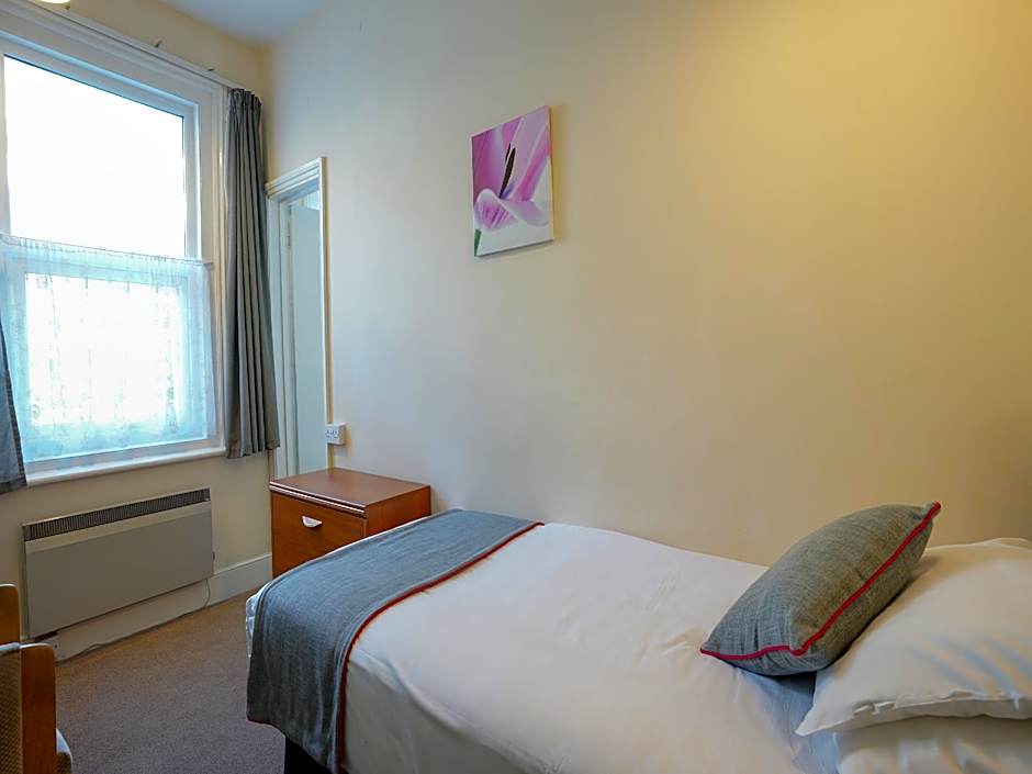 OYO Shanklin Beach Hotel