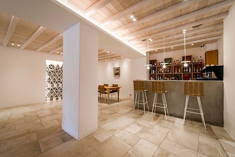 Vienoula's Garden Hotel