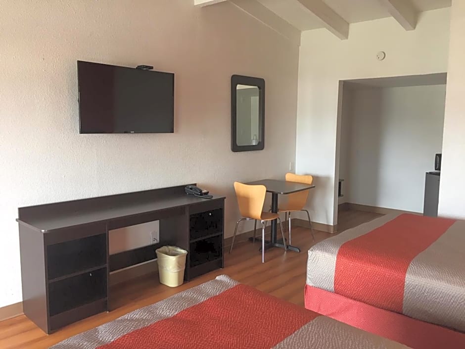 Motel 6-Waco, TX