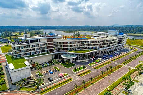 Grand Lagoi Hotel by Nirwana Gardens